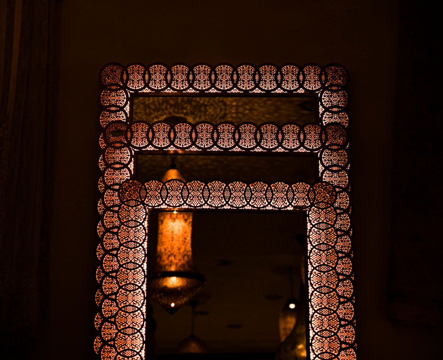 Moroccan brass mirror with LED – Handmade artisanal illuminated wall mirror