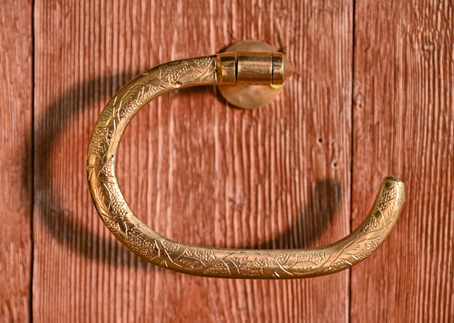 Engraved Brass Bathroom Holder – Wall-Mounted Toilet Paper or Towel Rack with Moroccan Patterns