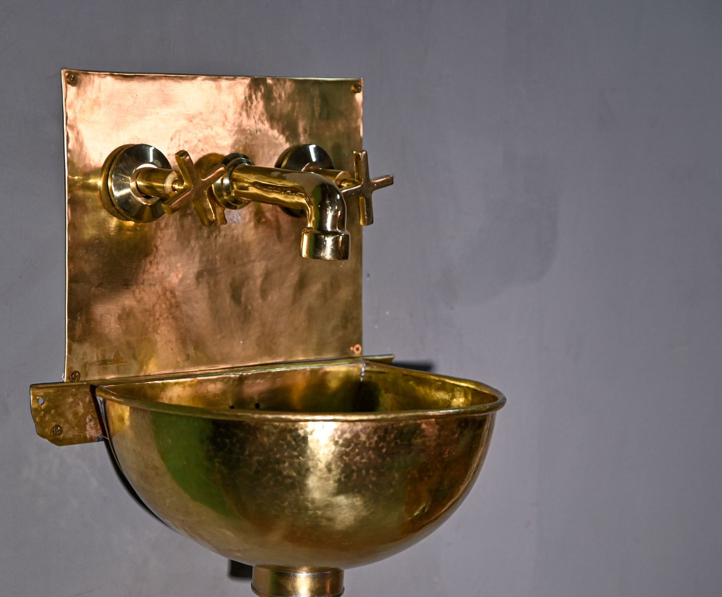 Unlacquered Brass Wall-Mounted Sink – Floating Brass Washbasin with Integrated Faucet