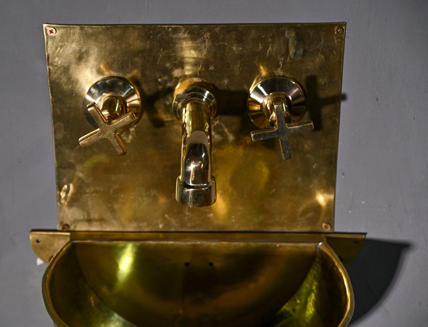 Unlacquered Brass Wall-Mounted Sink – Floating Brass Washbasin with Integrated Faucet