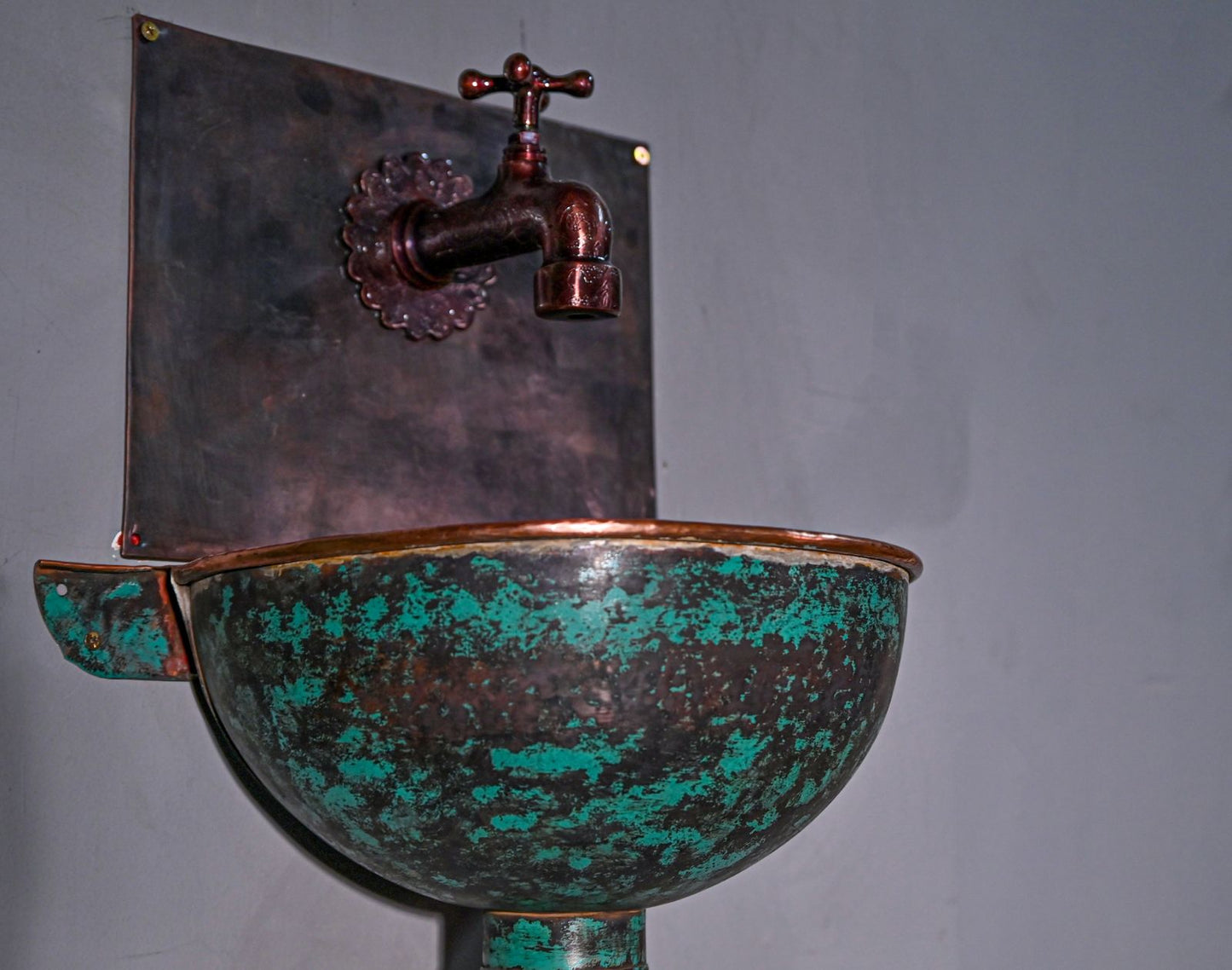 Aged Copper Wall-Mounted Sink – Green Patina Basin with Integrated Wall Faucet