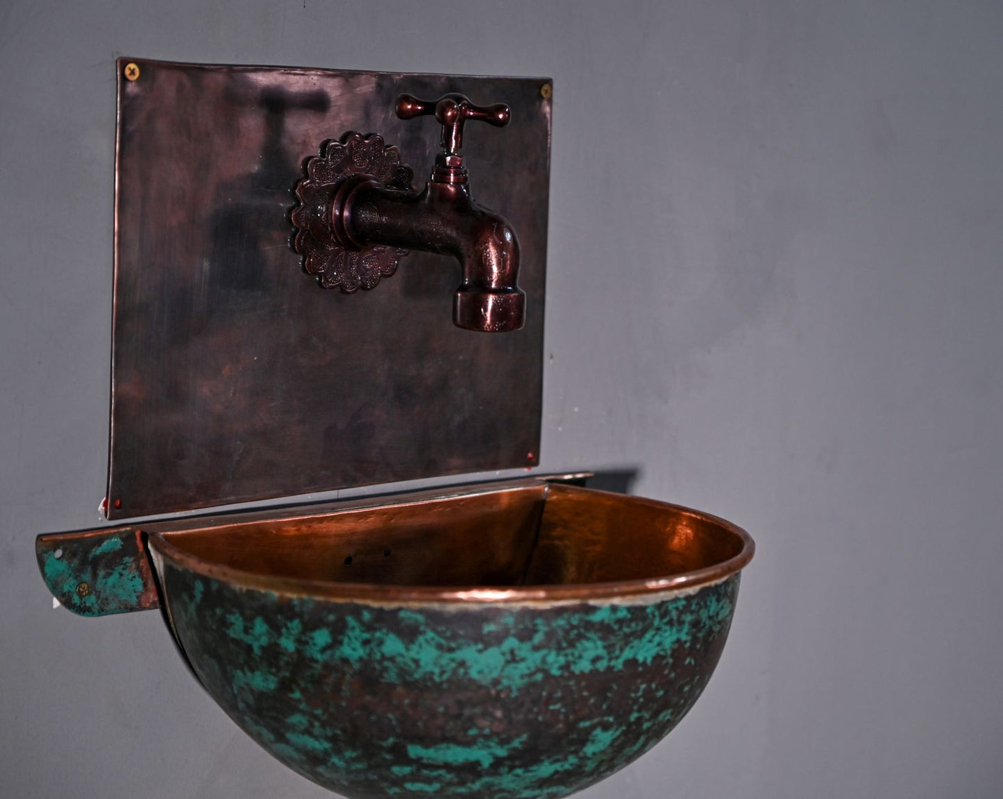 Aged Copper Wall-Mounted Sink – Green Patina Basin with Integrated Wall Faucet