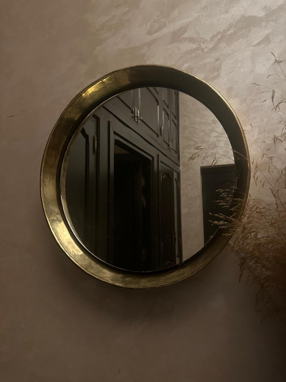 Round Brass Wall Mirror with LED – Antique Finish Frame for Bathroom or Entryway