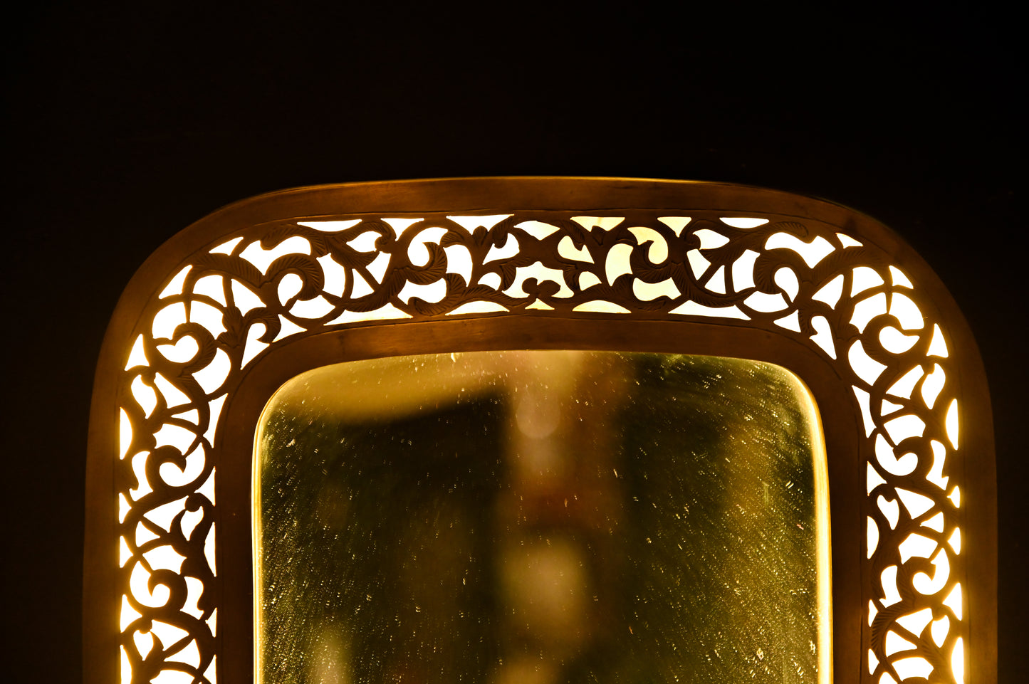 Brass Wall Mirror with LED Lighting – Handmade Moroccan Artisan Piece