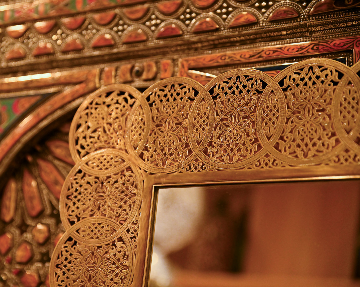 Moroccan brass mirror with LED – Handmade artisanal illuminated wall mirror