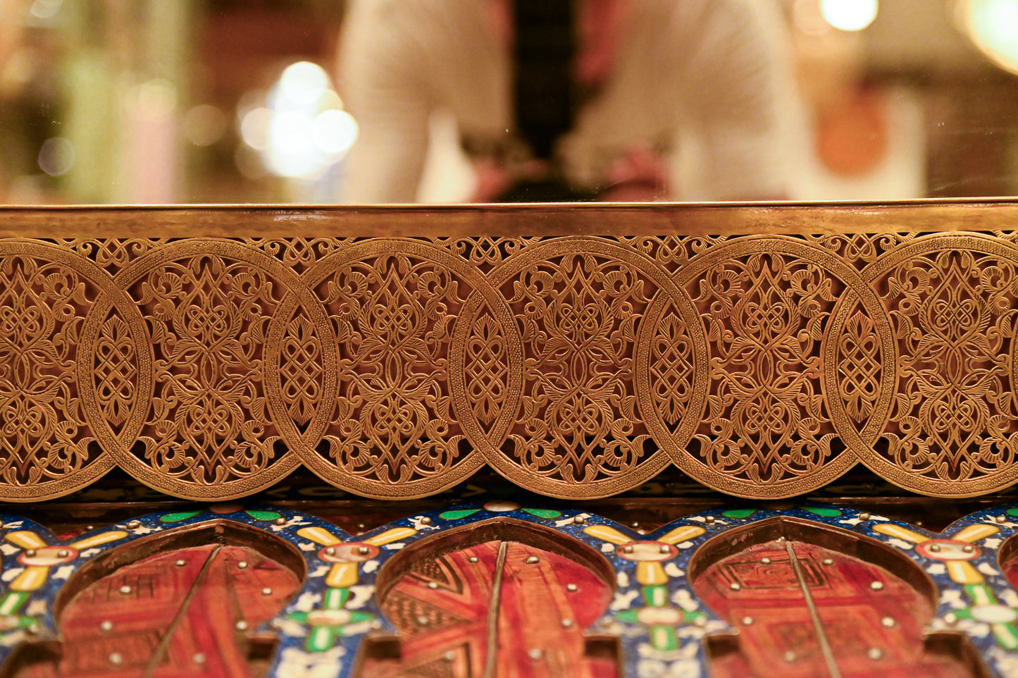 Moroccan brass mirror with LED – Handmade artisanal illuminated wall mirror