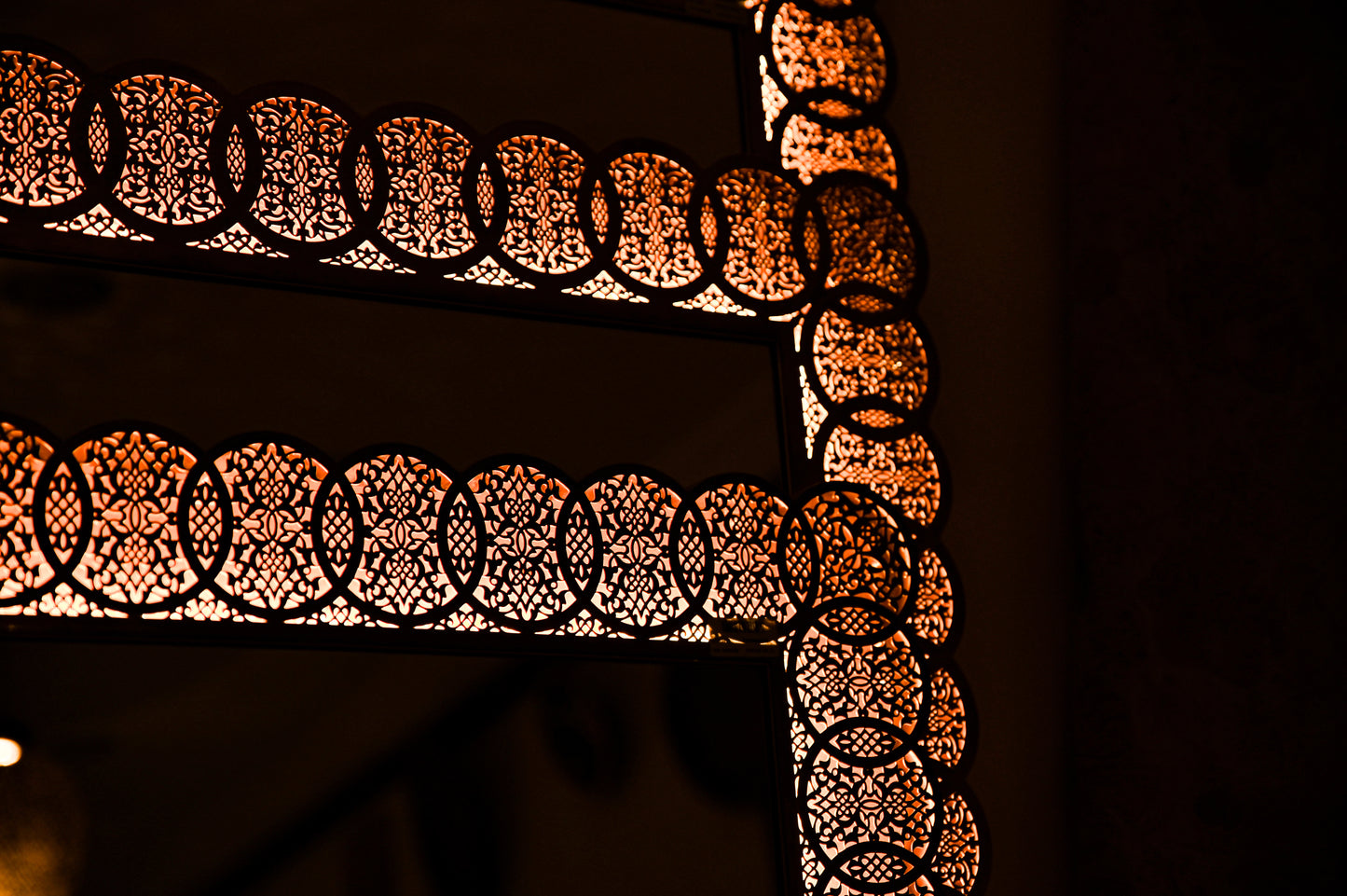Moroccan brass mirror with LED – Handmade artisanal illuminated wall mirror