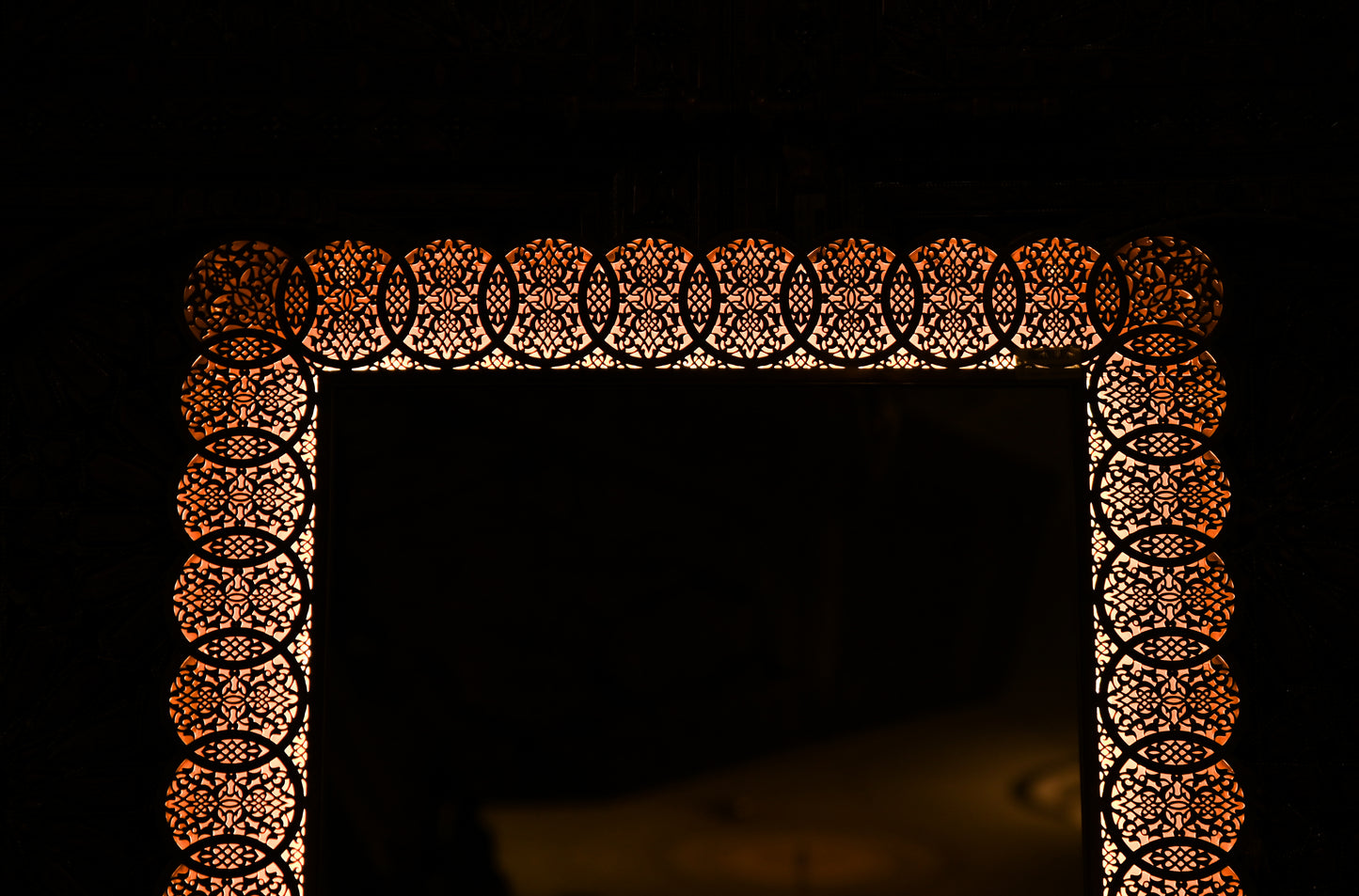 Moroccan brass mirror with LED – Handmade artisanal illuminated wall mirror