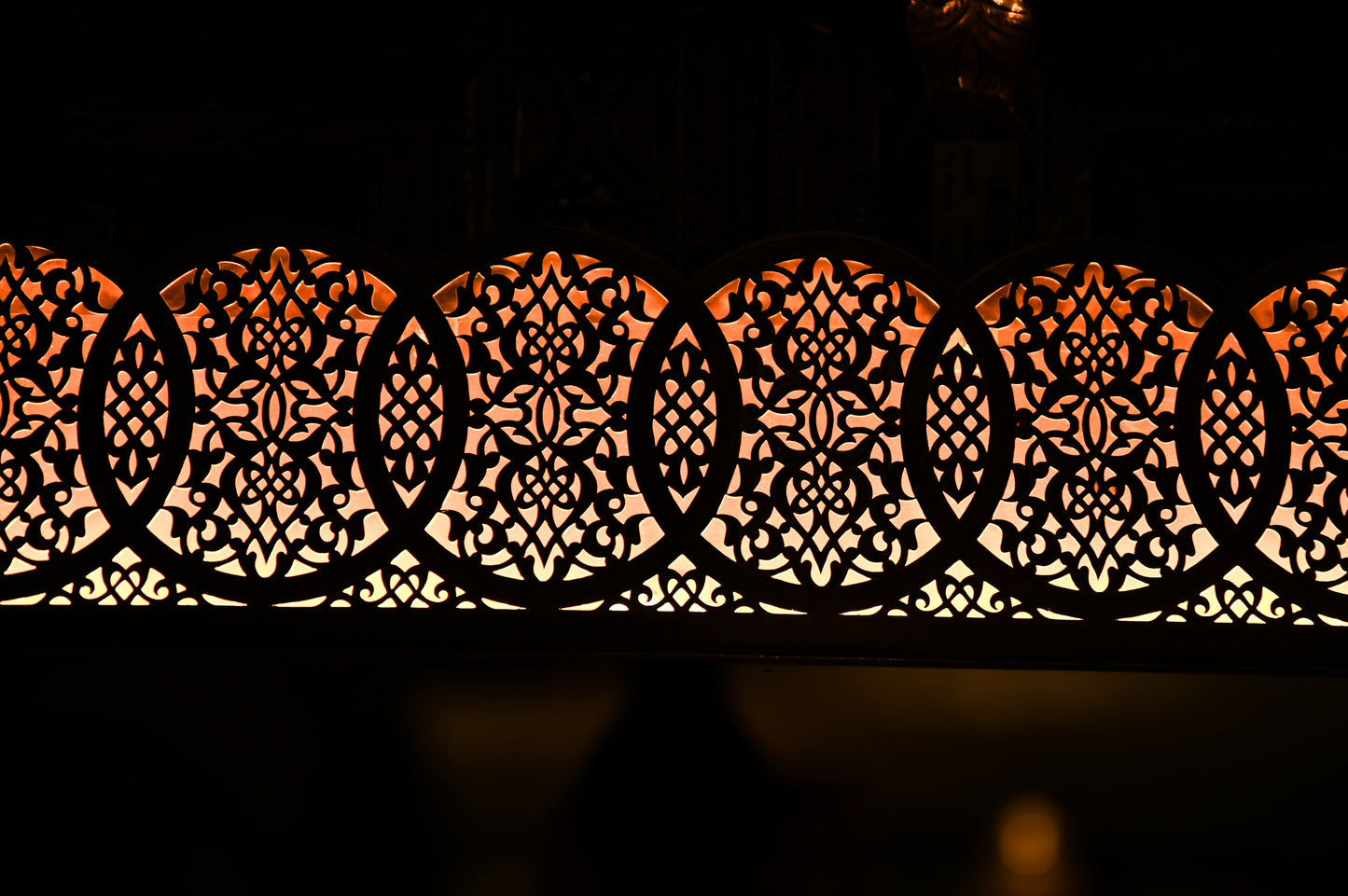 Moroccan brass mirror with LED – Handmade artisanal illuminated wall mirror