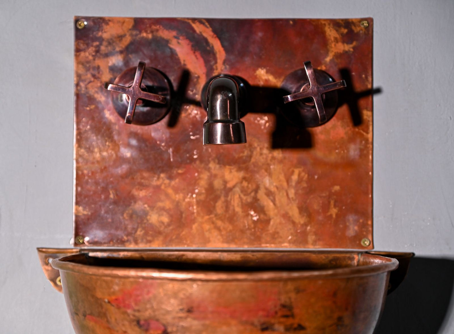 Unlacquered Copper Wall Sink – Hammered Copper Wall-Mounted Basin with Faucet