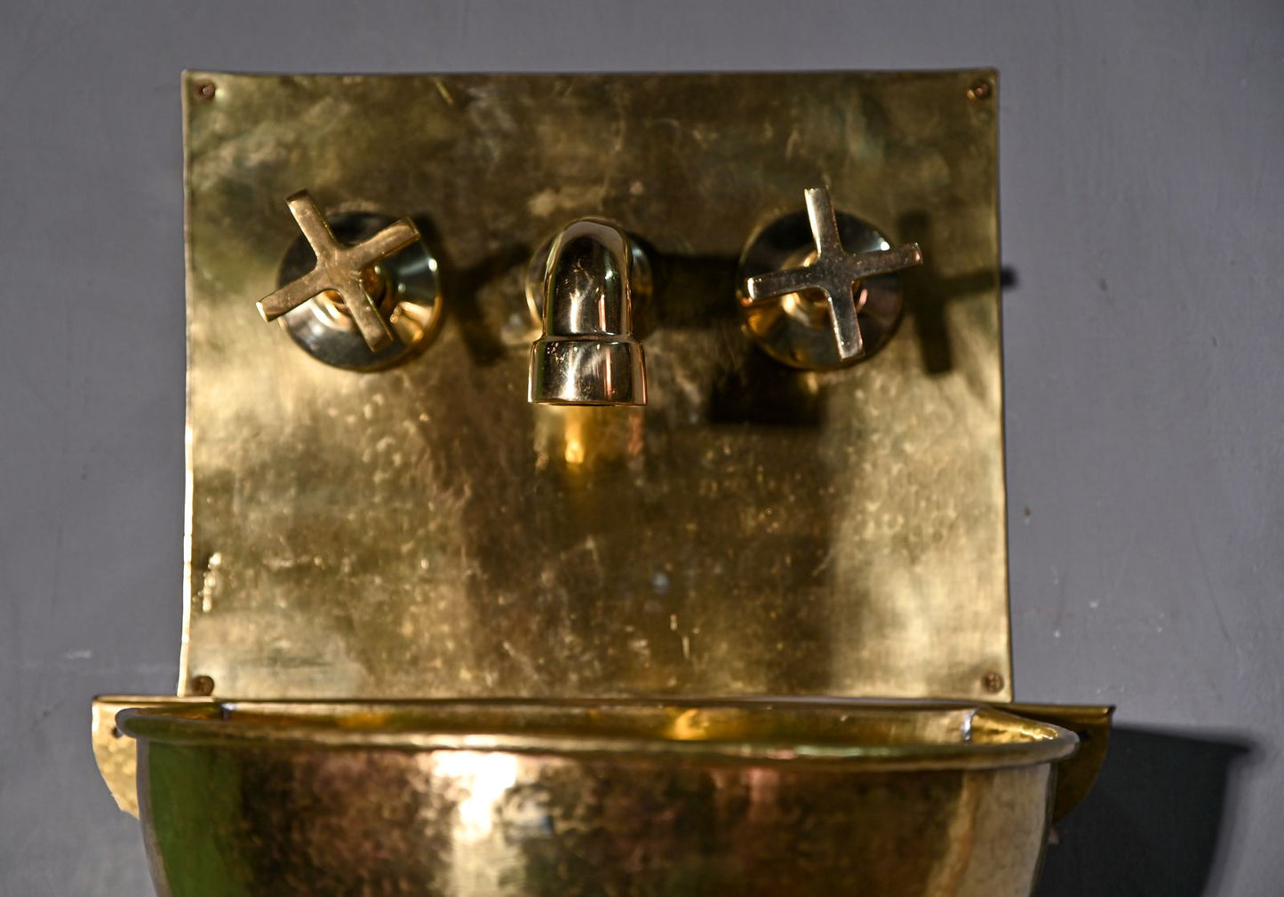 Unlacquered Brass Wall-Mounted Sink – Floating Brass Washbasin with Integrated Faucet