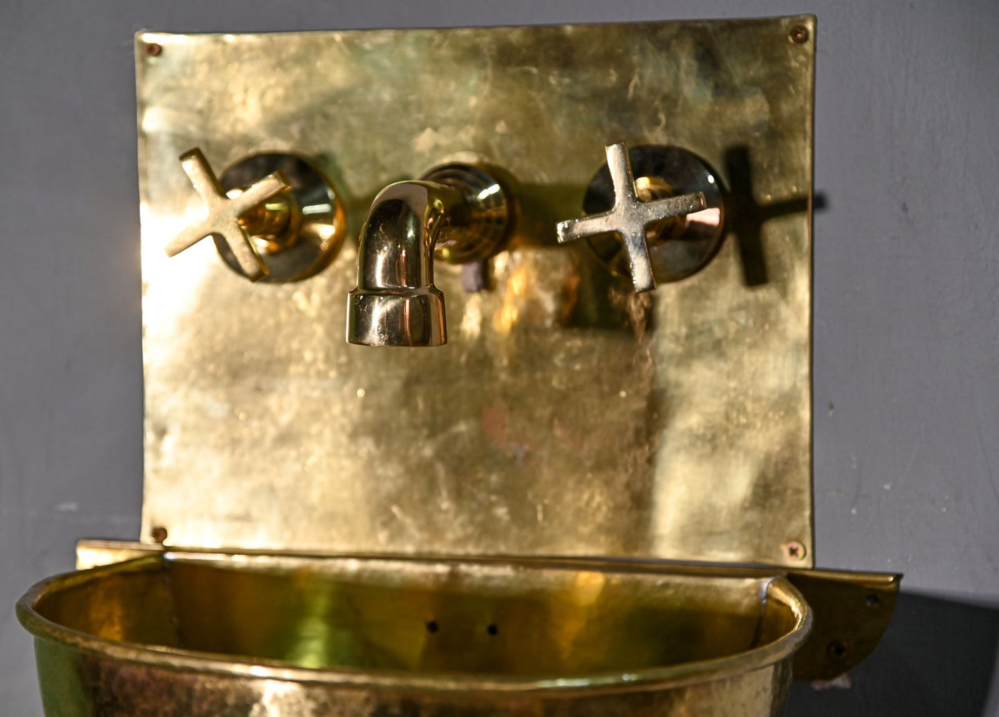 Unlacquered Brass Wall-Mounted Sink – Floating Brass Washbasin with Integrated Faucet